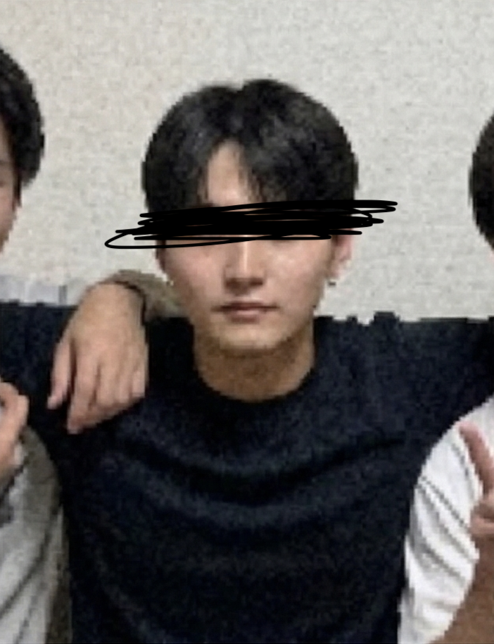 NG例：集合写真の切り抜き